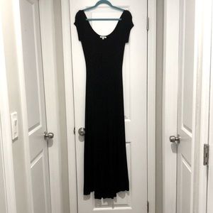 Women’s black maxi dress with cap sleeves